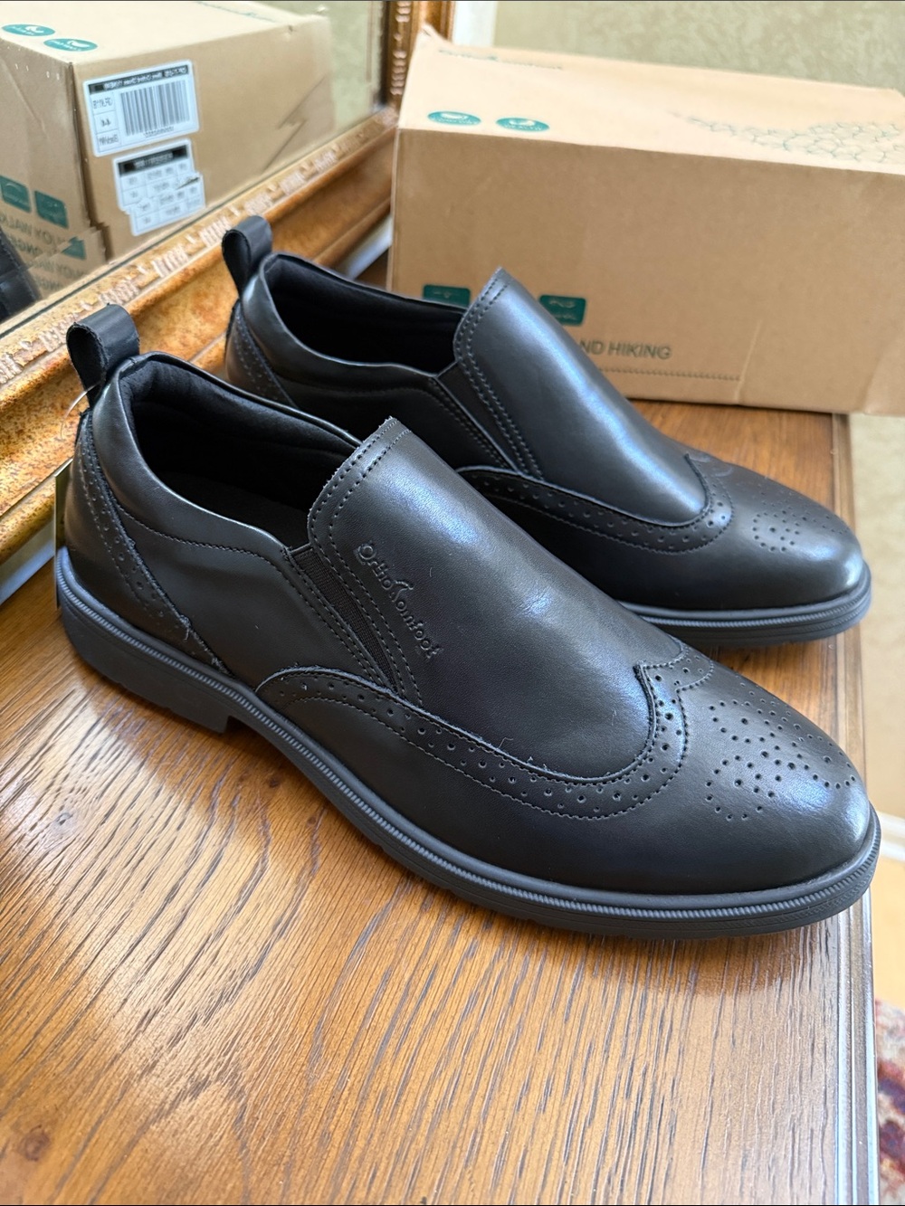 OrthoComfoot Men’s Orthopedic Black Leather Wingtip Slip-On Loafers. Size 44.